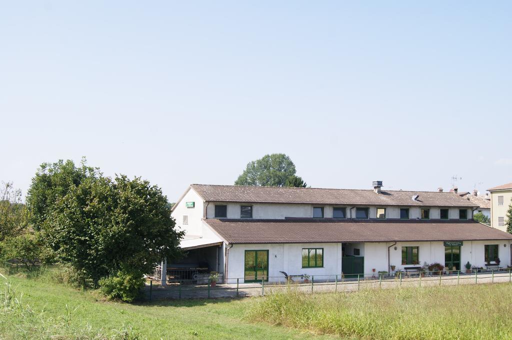 Вилла Agriturismo La Valbona San Martino Siccomario Экстерьер фото